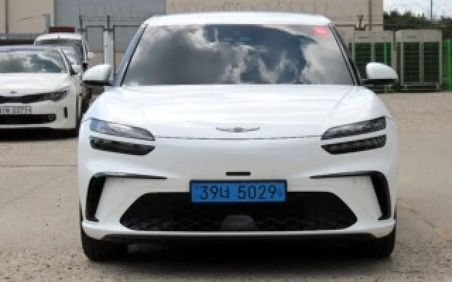 GV60 중고차 GV60 스탠다드 AWD 매물 사진 2 - 2026/06 394km
